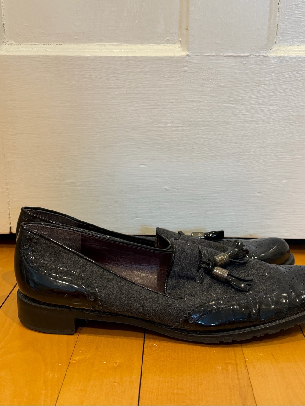 Stuart Weitzman Women's Charcoal Gray & Black Wingtip Tassel Loafers